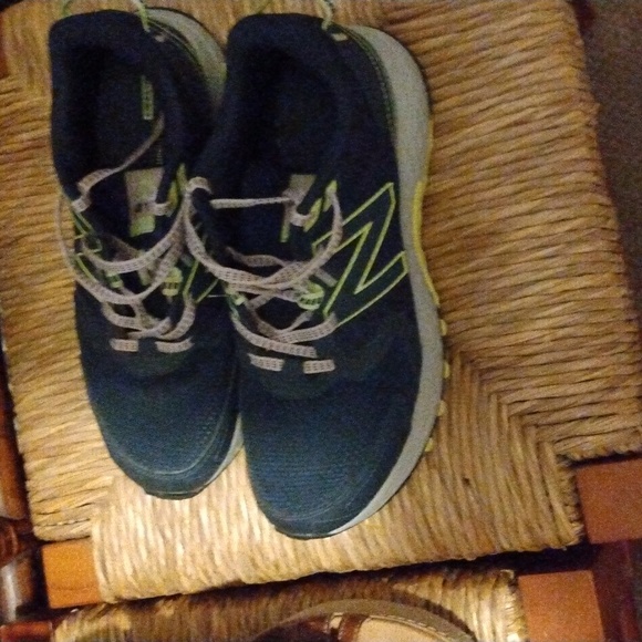 Shoes - Picture 2 of 8